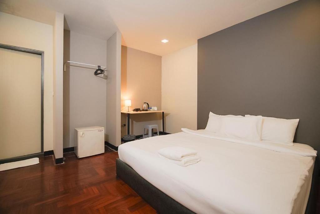 Go Inn Silom Bts St Louis V โกอินน์ สีลม 2 Бангкок Экстерьер фото